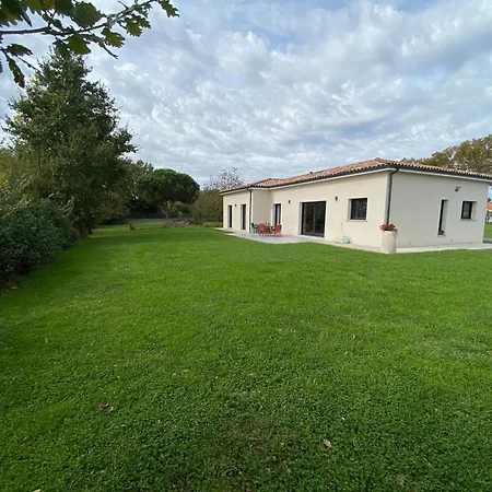 Semesterbostad Le Des Acacias