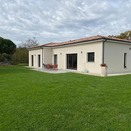 Semesterbostad Le Des Acacias